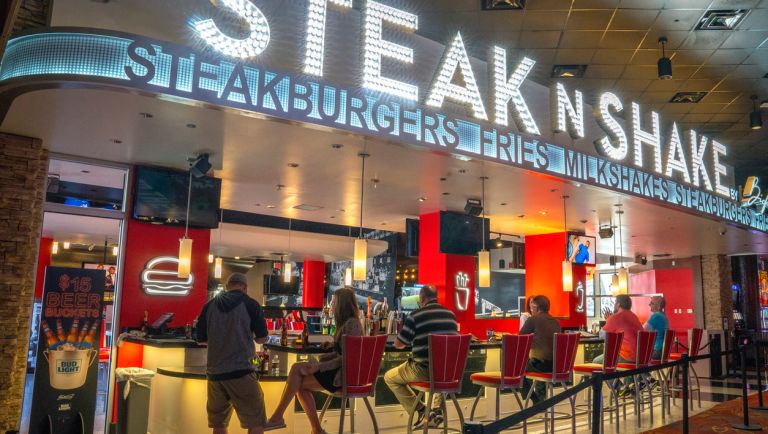 oyo-las-vegas-gallery-dining-4